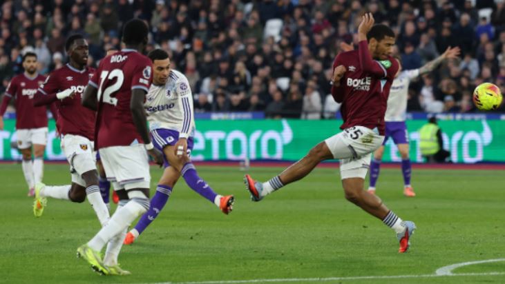 วิลล่าฟอร์มโหด! ฮึดแซงค้อน 3-2